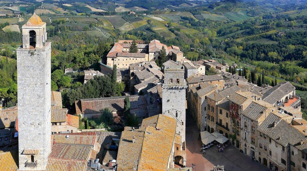 medieval hilltop towns tuscany