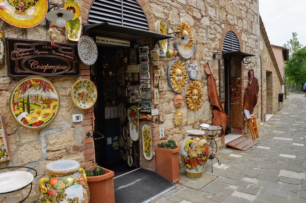 shopping in tuscany