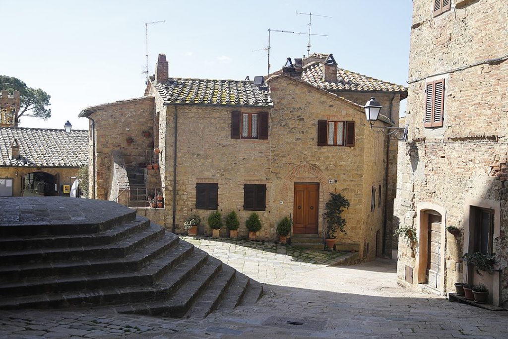 val d'orcia small towns