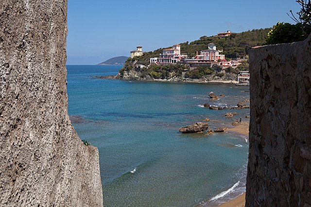 coastal towns tuscany